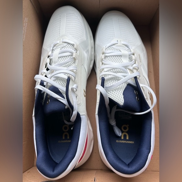 On Men’s Size 14 Running Shoes | NWT | White Blue Red gold | No Lid on clouds - Picture 11 of 14
